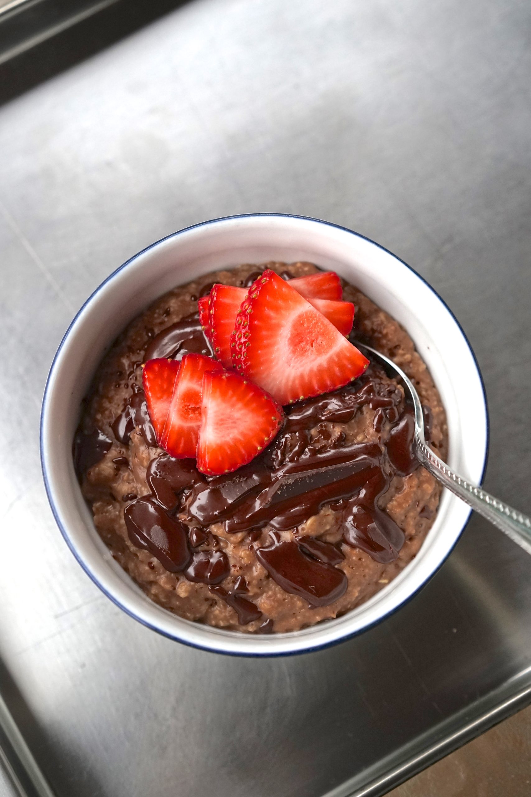 Double Cacao Quick Oats with Strawberries