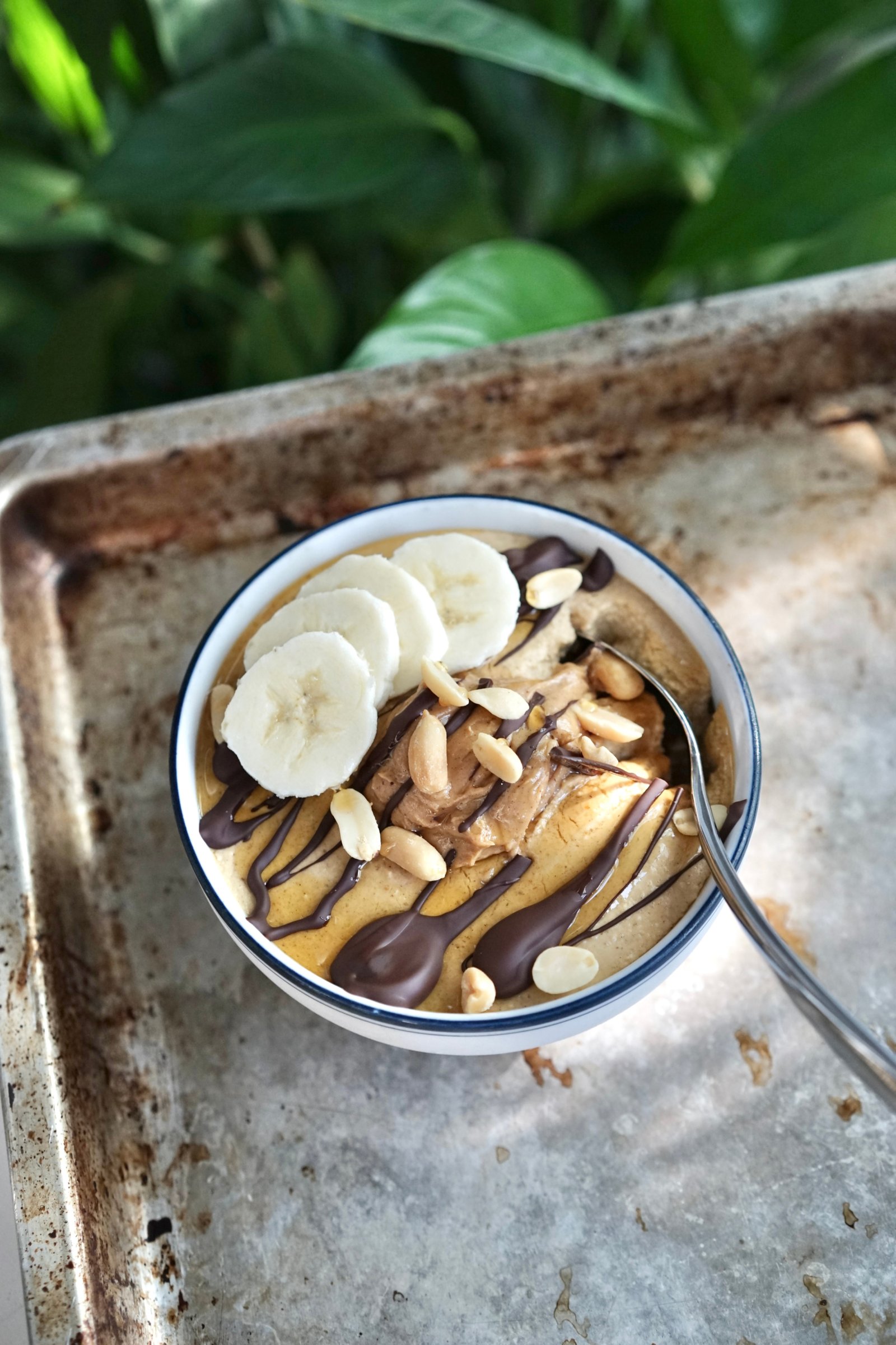 Blended Peanut Butter Pumpkin Overnight Oats with Dark Chocolate | Living Healthy in Seattle